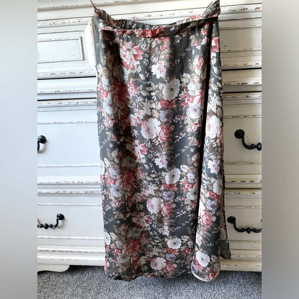 Floral Midi Skirt in Charcoal Gray and Pink